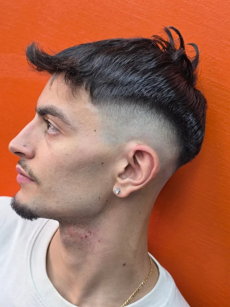 Rigor e arte no corte masculino